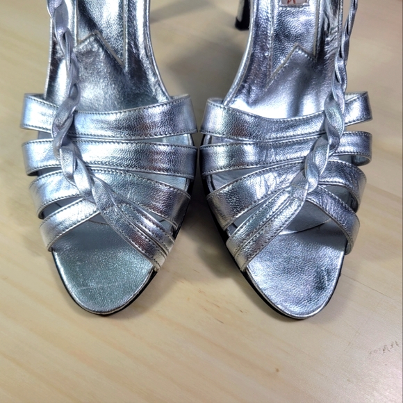 Oscar de la Renta Silver Strappy Peep Toe Heels Slingback Womens Size 7 AA - Picture 8 of 10